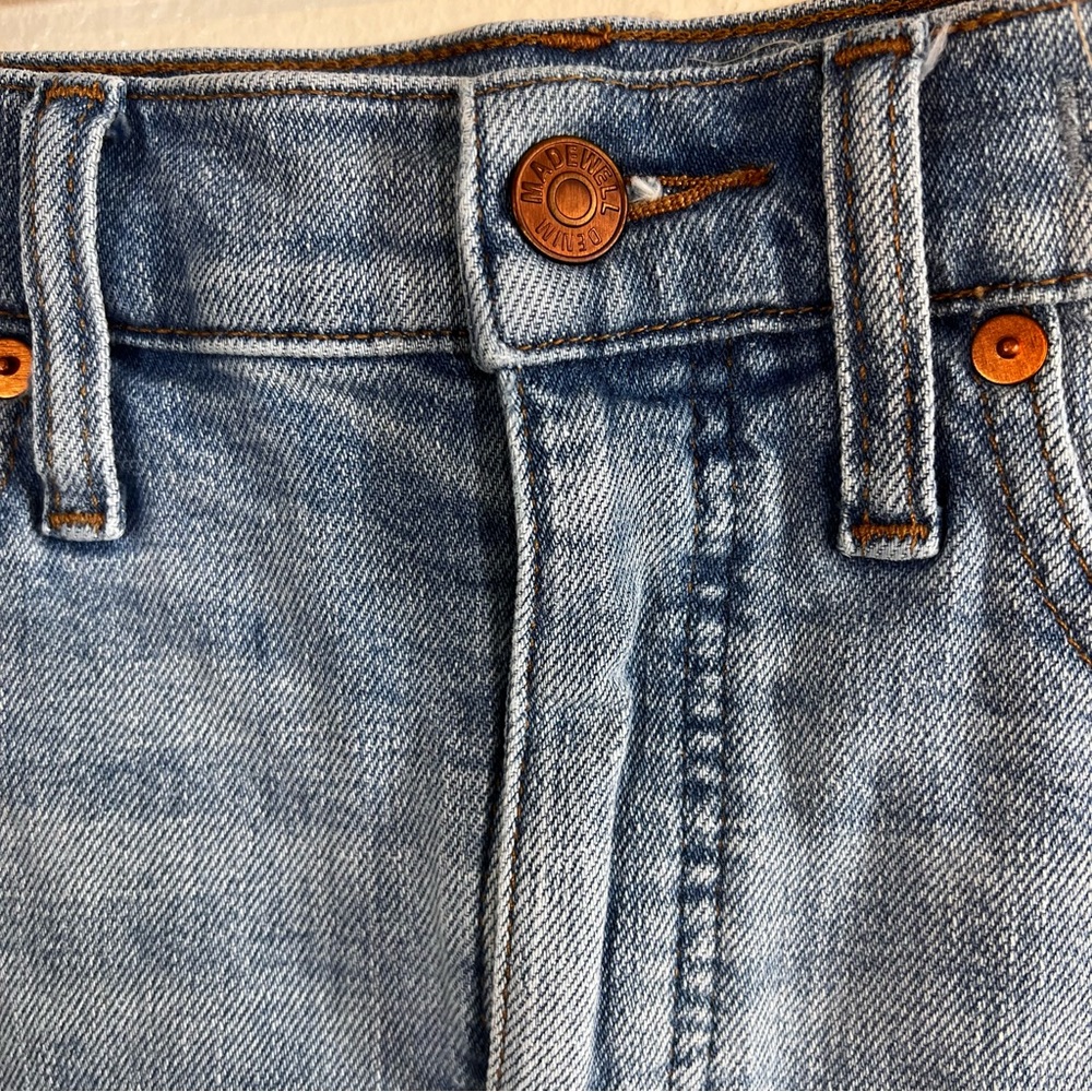 Madewell high rise denim shorts in Watt wash: Summerweight edition - Picture 5 of 12